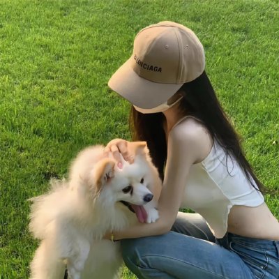 穿盔甲的少女